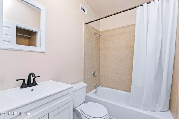 Jacksonville, FL 32218,11212 AMERICANA LN