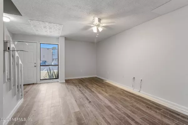 Ormond Beach, FL 32176,5500 OCEAN SHORE BLVD #17