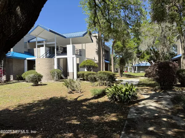 Jacksonville, FL 32216,4237 SALISBURY RD #100-8