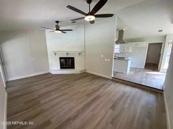 Jacksonville, FL 32225,2212 BROAD WATER CT