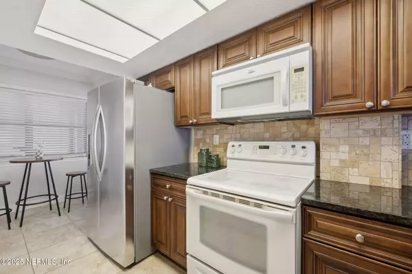 Jacksonville Beach, FL 32250,1901 1ST ST N #401