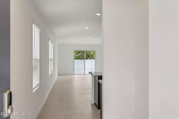 Jacksonville, FL 32219,7327 QUEENSGATE CIR