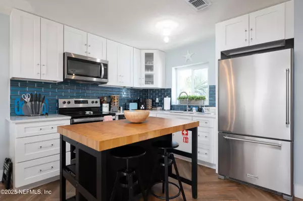 Jacksonville Beach, FL 32250,1202 1ST ST S