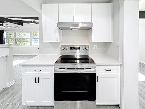 Gainesville, FL 32609,2932 NE 10TH ST