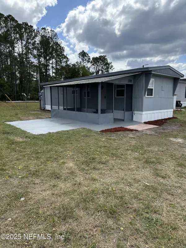 126 CYPRESS ST, Crescent City, FL 32112