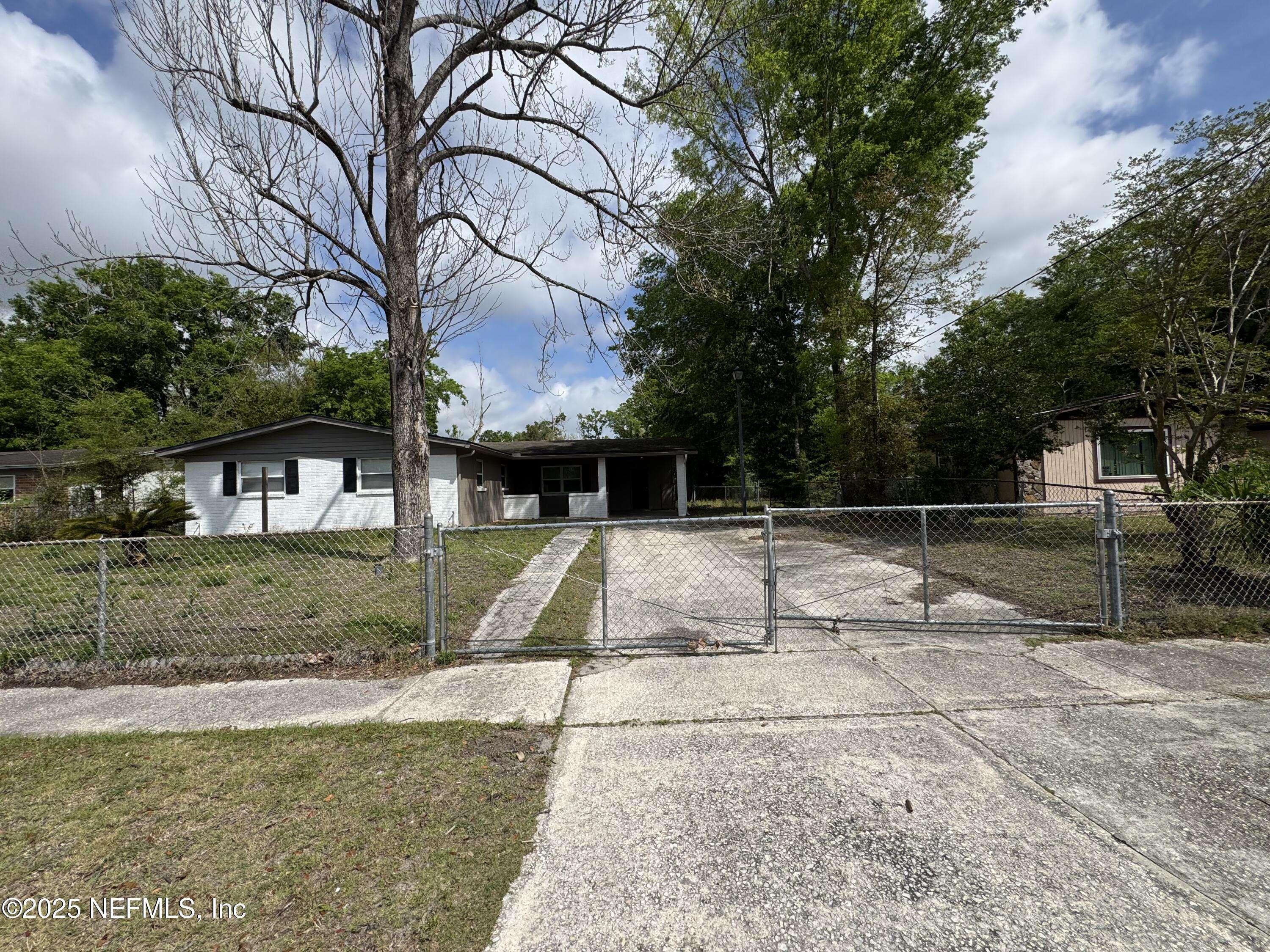 Orange Park, FL 32073,573 CLERMONT AVE S