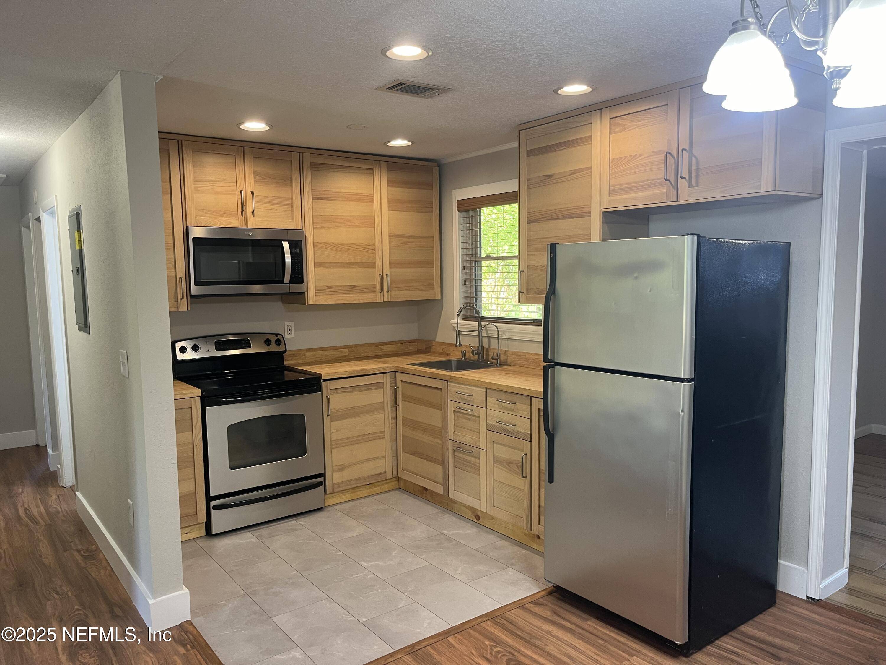 Jacksonville, FL 32223,3048 PURDOM DR