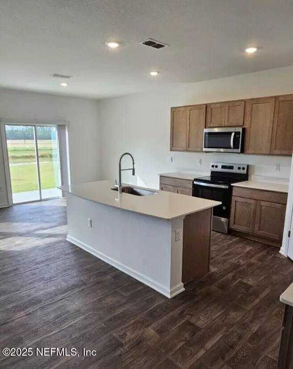 Jacksonville, FL 32218,12627 RUBBER FIG TER