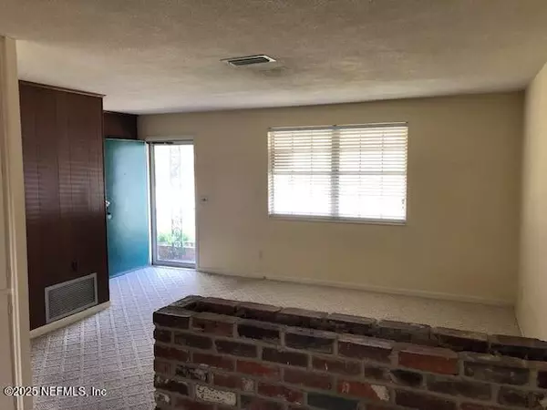 Jacksonville, FL 32221,1130 CROWN DR