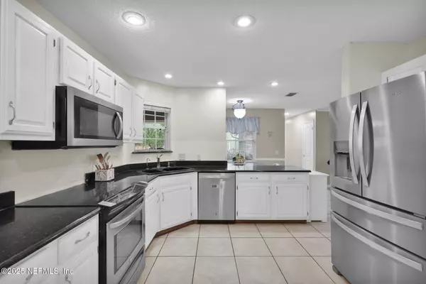 13233 PECKY CYPRESS DR Jacksonville, FL 32223