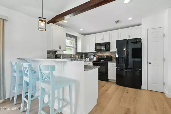 Jacksonville Beach, FL 32250,816 5TH ST S