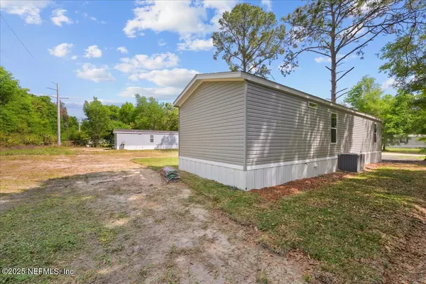 Satsuma, FL 32189,121 POSSUM WALK RD