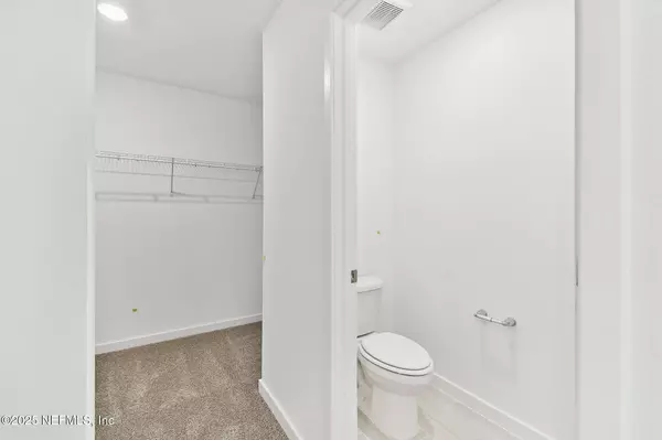 7379 QUEENSGATE CIR Jacksonville, FL 32219