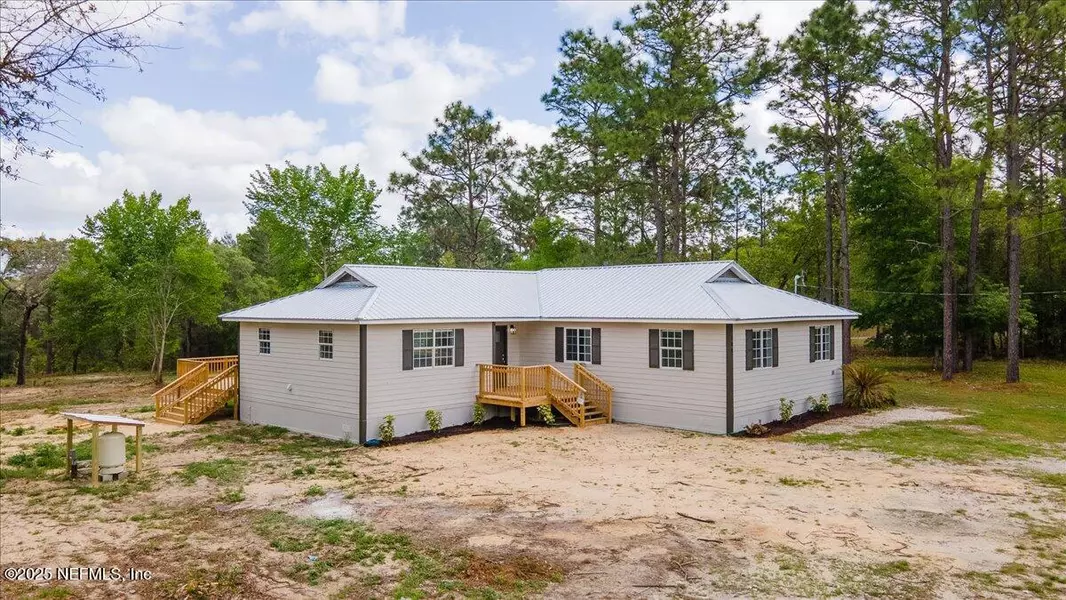 182 WHIRLWIND LOOP, Hawthorne, FL 32640