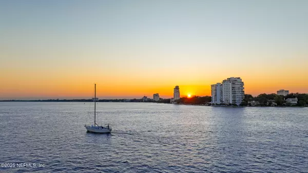 Jacksonville, FL 32204,1560 LANCASTER TER #1203