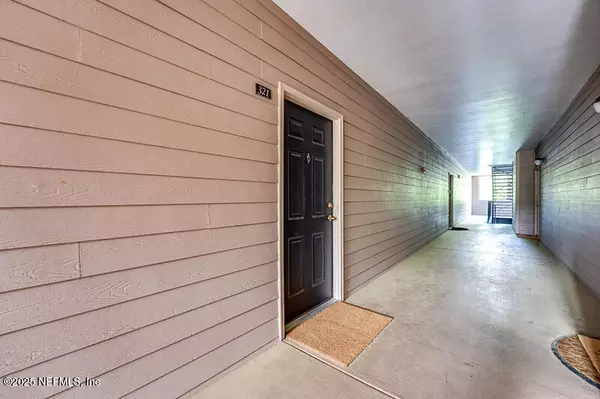 Jacksonville, FL 32256,10961 BURNT MILL RD #321