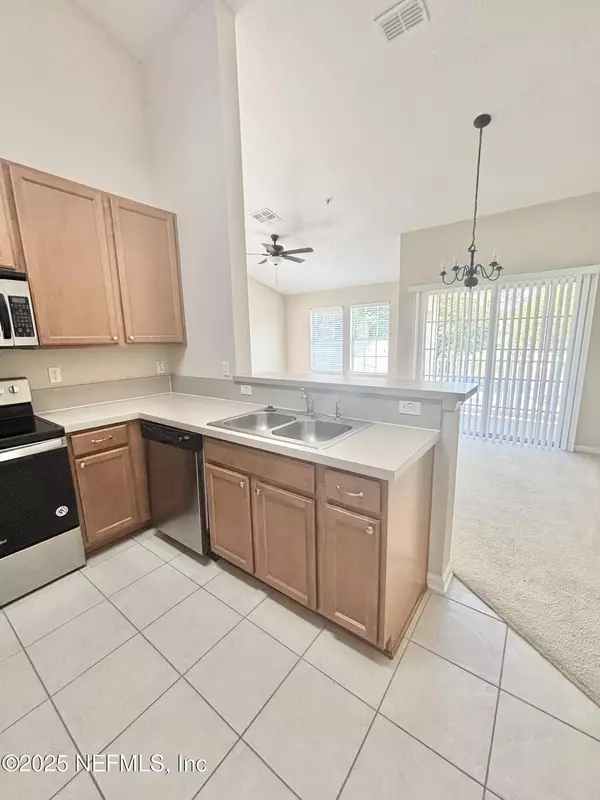 Orange Park, FL 32065,575 OAKLEAF PLANTATION Pkwy #412