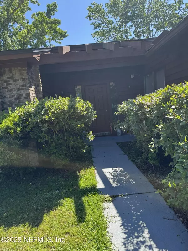 1717 DERRINGER RD, Jacksonville, FL 32225