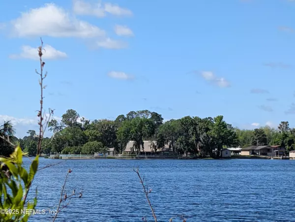 211 IDA BLVD, Interlachen, FL 32148