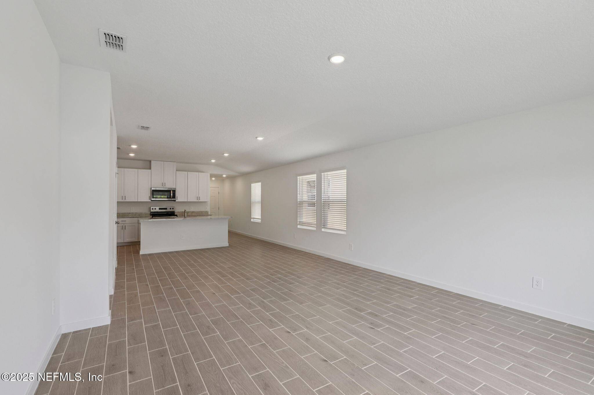 Jacksonville, FL 32219,7479 QUEENSGATE CIR