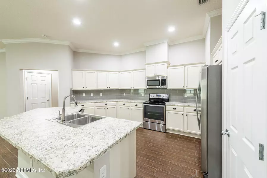 3126 STEEPLE PINE CT, Middleburg, FL 32068