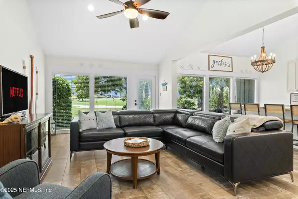 Ponte Vedra Beach, FL 32082,9996 SAWGRASS DR E