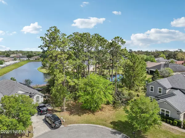 1988 COLONIAL DR, Green Cove Springs, FL 32043