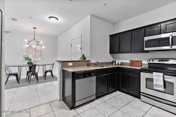 Jacksonville, FL 32256,4908 KEY LIME DR #202