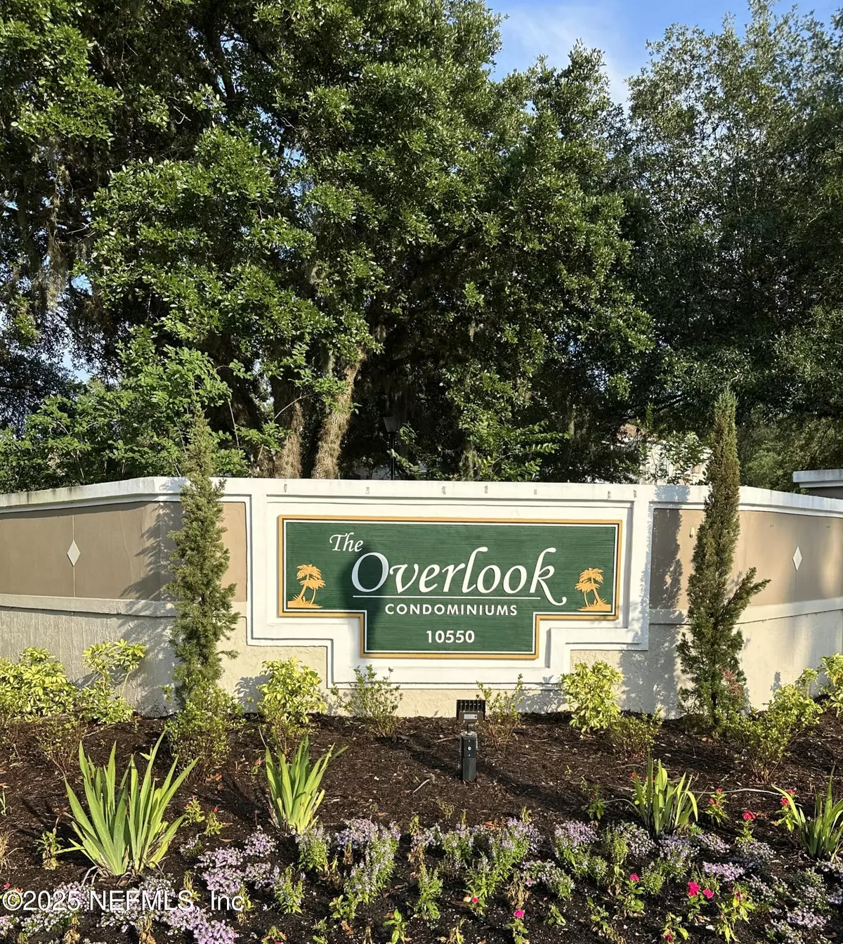 Jacksonville, FL 32256,10550 BAYMEADOWS RD #212