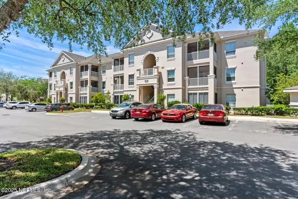 Jacksonville, FL 32216,8601 BEACH BLVD #905