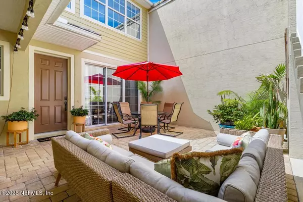 St. Augustine, FL 32092,555 HEDGEWOOD DR