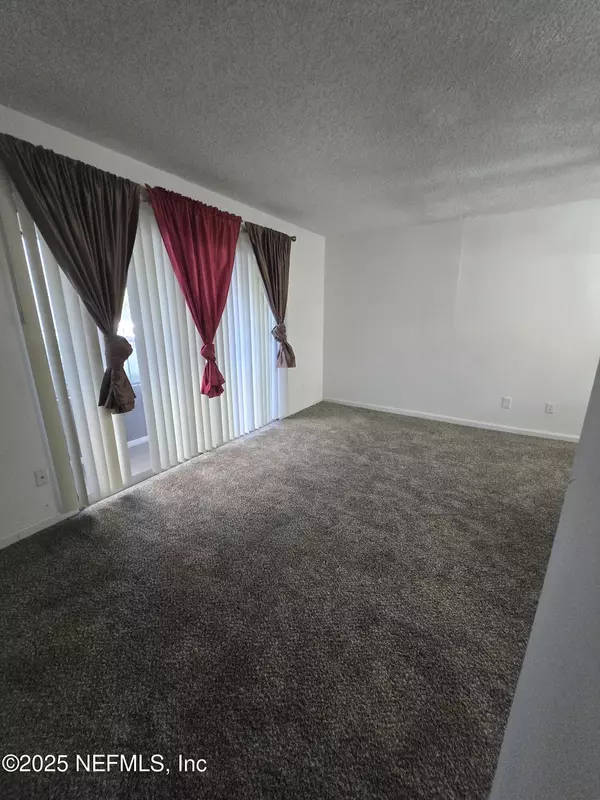 Jacksonville, FL 32206,111 E 1ST ST #43