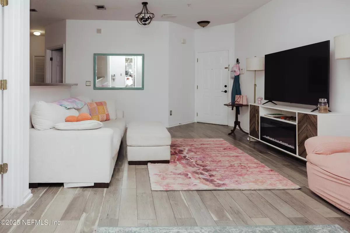 Jacksonville, FL 32210,3641 KIRKPATRICK CIR #5