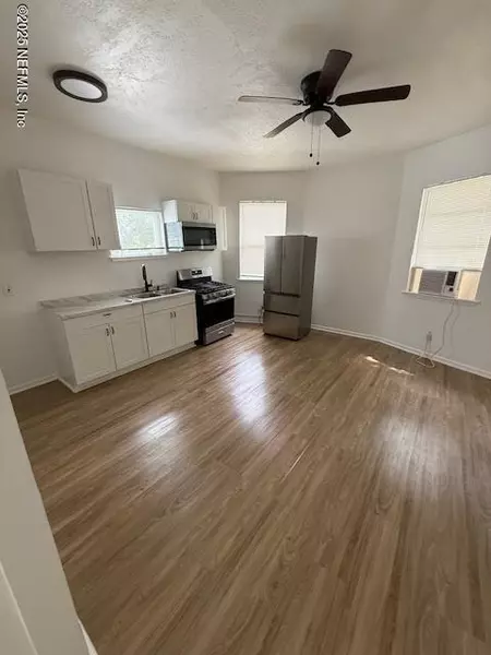 135 E 17TH ST #4, Jacksonville, FL 32206