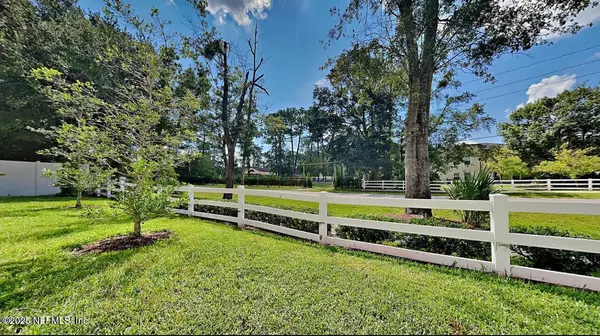 Jacksonville, FL 32244,6976 ST IVES CT