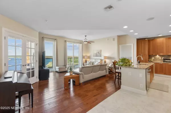 Jacksonville, FL 32207,1431 RIVERPLACE BLVD #2406