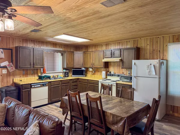 Florahome, FL 32140,561 HILLSBOROUGH AVE