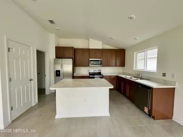 Jacksonville, FL 32219,8284 HAWKES MEADOW DR