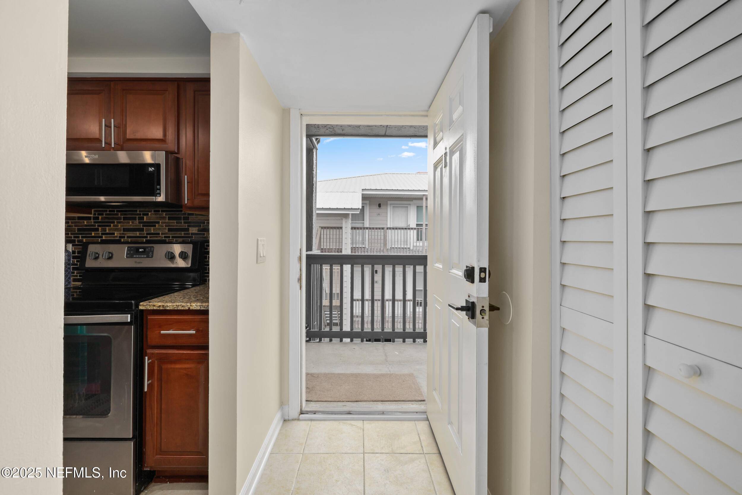 Jacksonville Beach, FL 32250,400 1ST ST S #E