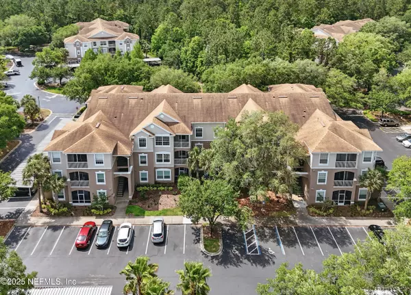 Jacksonville, FL 32256,10550 BAYMEADOWS RD #203
