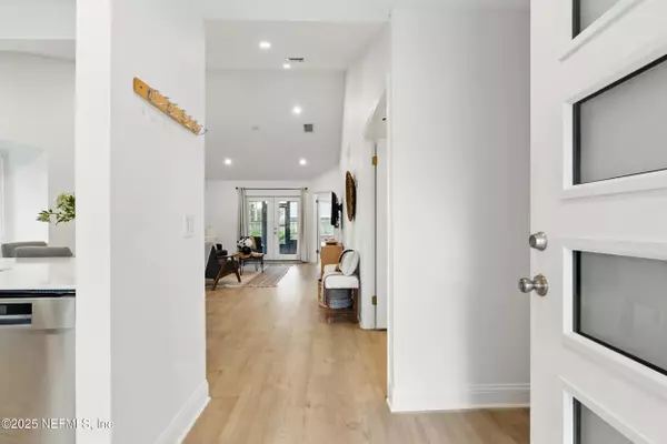 Jacksonville Beach, FL 32250,404 UPPER 36TH AVE S