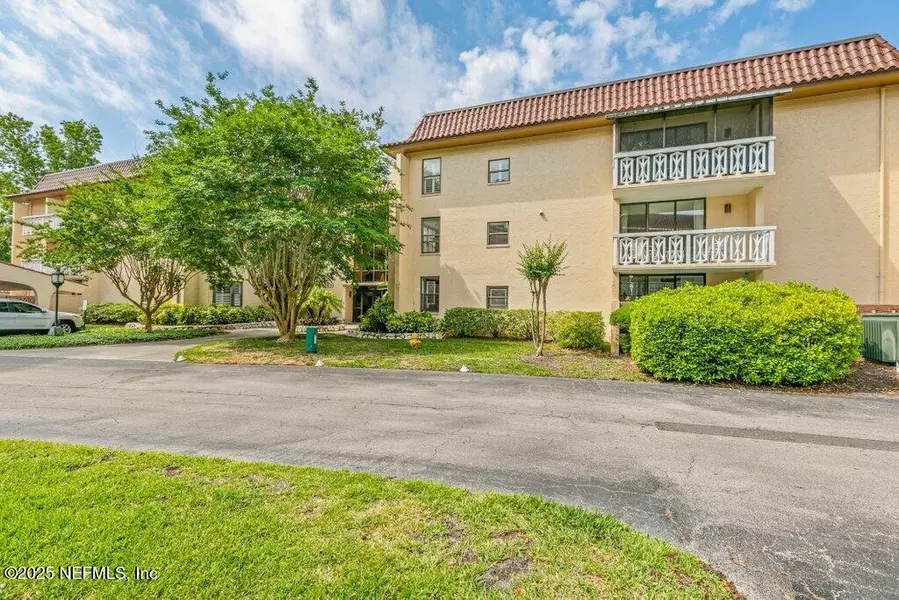 1820 SEVILLA BLVD #302, Atlantic Beach, FL 32233