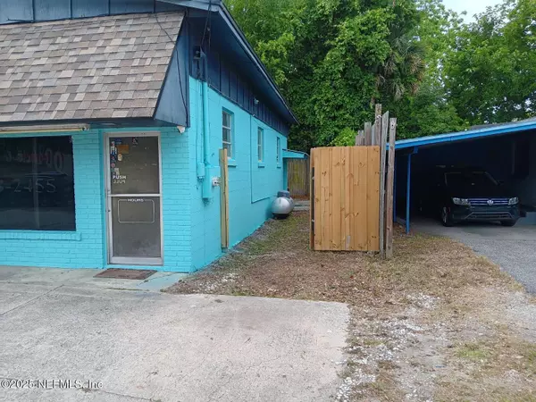 Jacksonville, FL 32208,8950 LEM TURNER RD