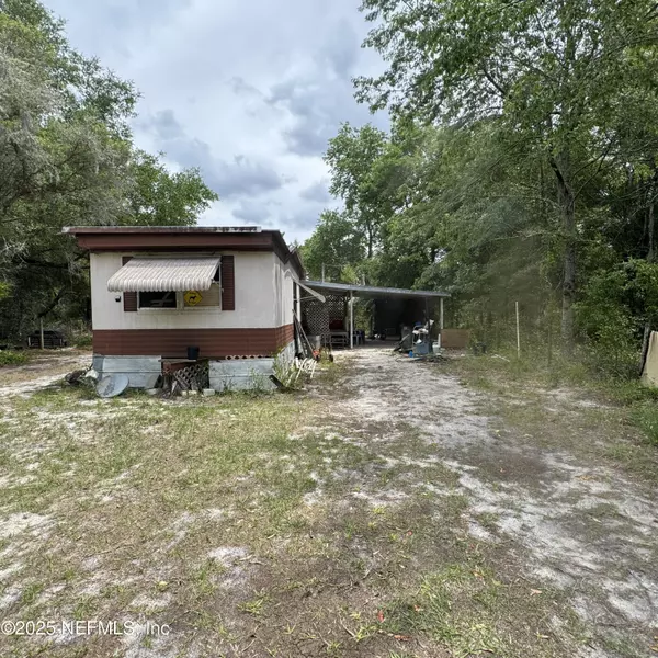 212 DAWN AVE, Interlachen, FL 32148