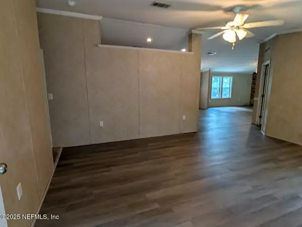 Crescent City, FL 32112,104 EWERS RD