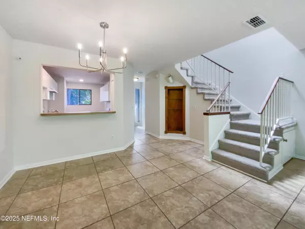 Jacksonville, FL 32257,3801 CROWN POINT RD #1311