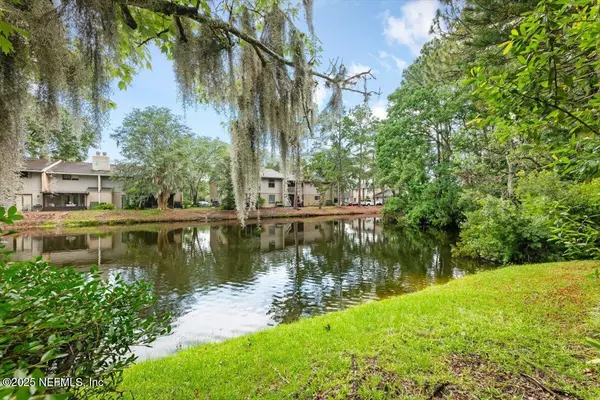 Jacksonville, FL 32257,3801 CROWN POINT RD #3073
