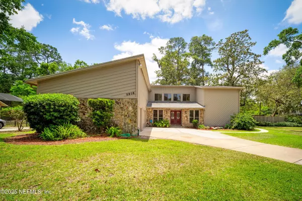 5918 SAXONY WOODS LN, Jacksonville, FL 32211