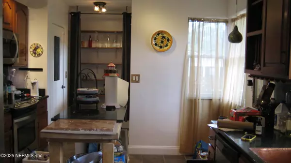 Jacksonville, FL 32207,930 WATERMAN RD N