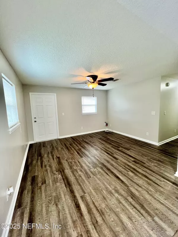 Jacksonville, FL 32210,4529 MELVIN CIR W